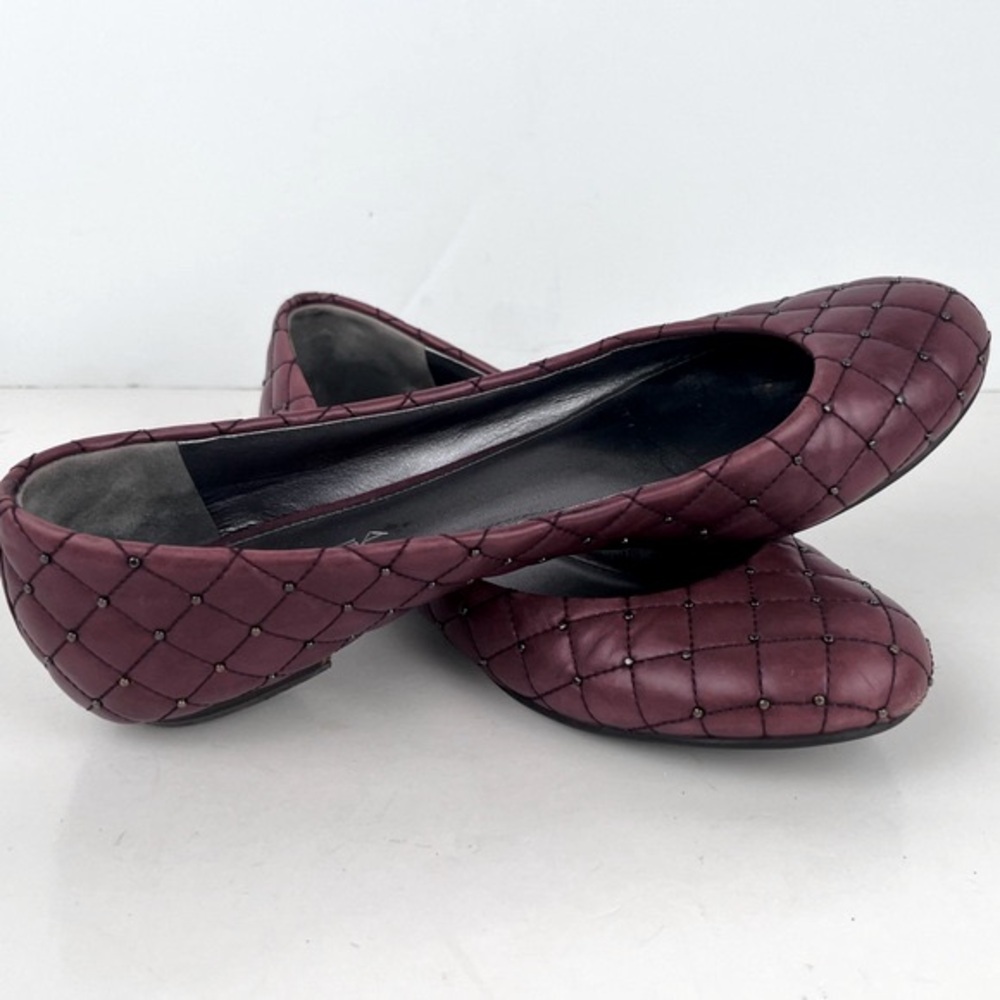 Via Spiga Shoes Ballet Flats Size 8.5 Burgundy Red Quilted Silver Grommets - Picture 4 of 16